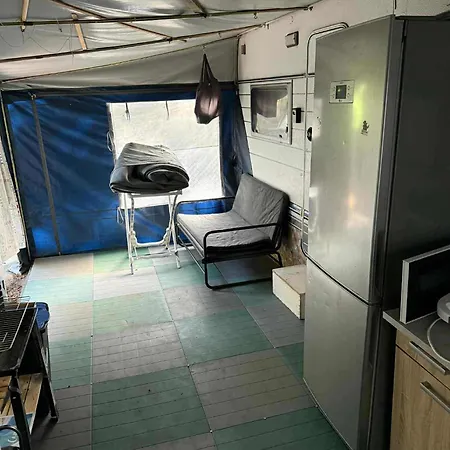 مكان تخييم Grado Caravan, Lakokocsi 448 *